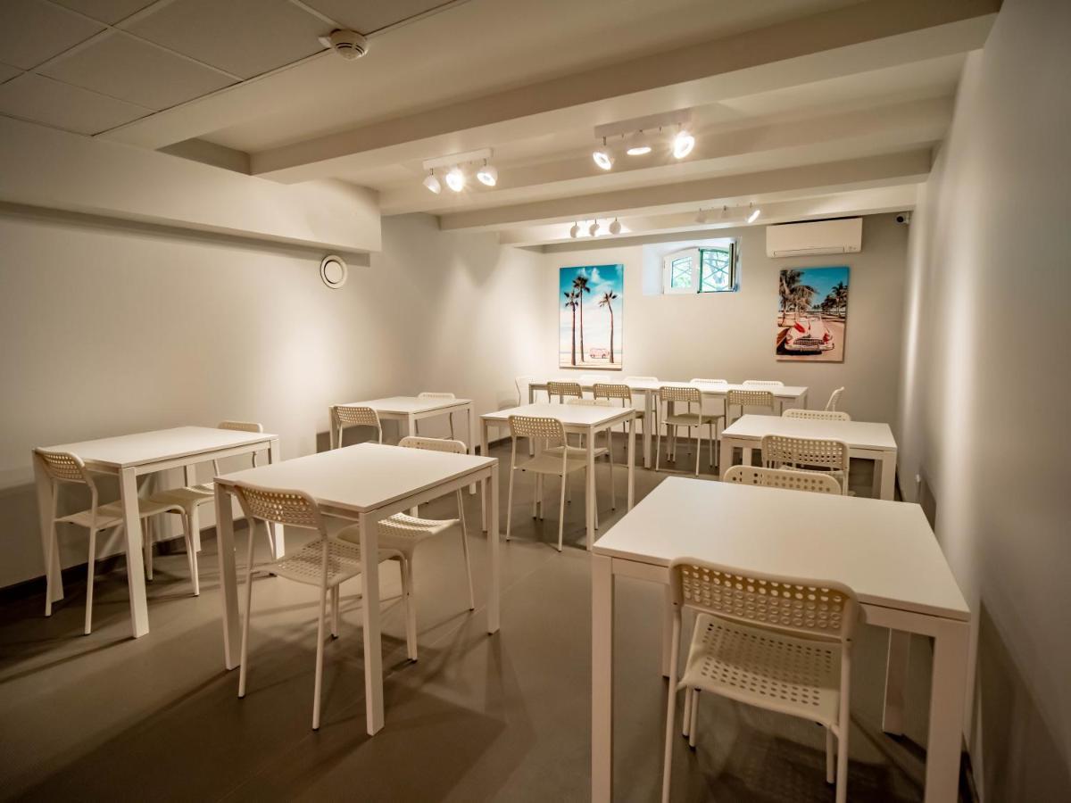 Banana'S Camp Hostel Κάννες Εξωτερικό φωτογραφία